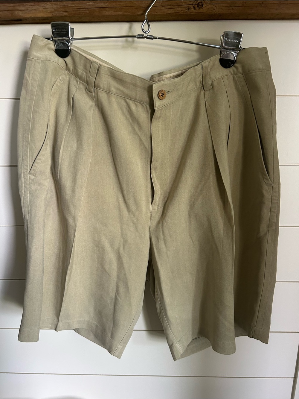 Tommy Bahama Silk Men's Pleated Tan Shorts